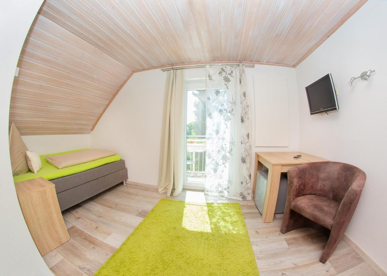 Pension Sigle Dingolfing Bagian luar foto
