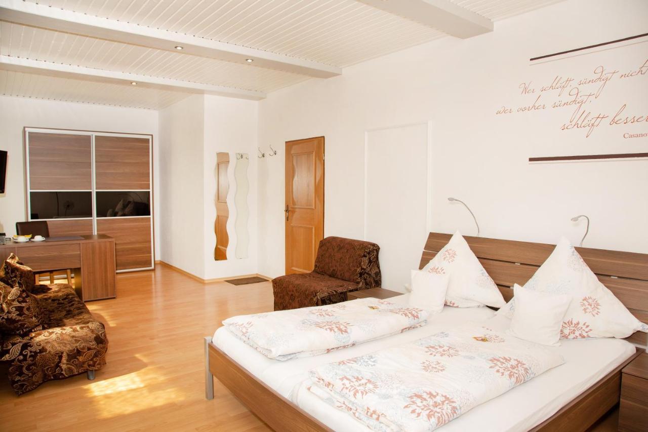 Pension Sigle Dingolfing Bagian luar foto